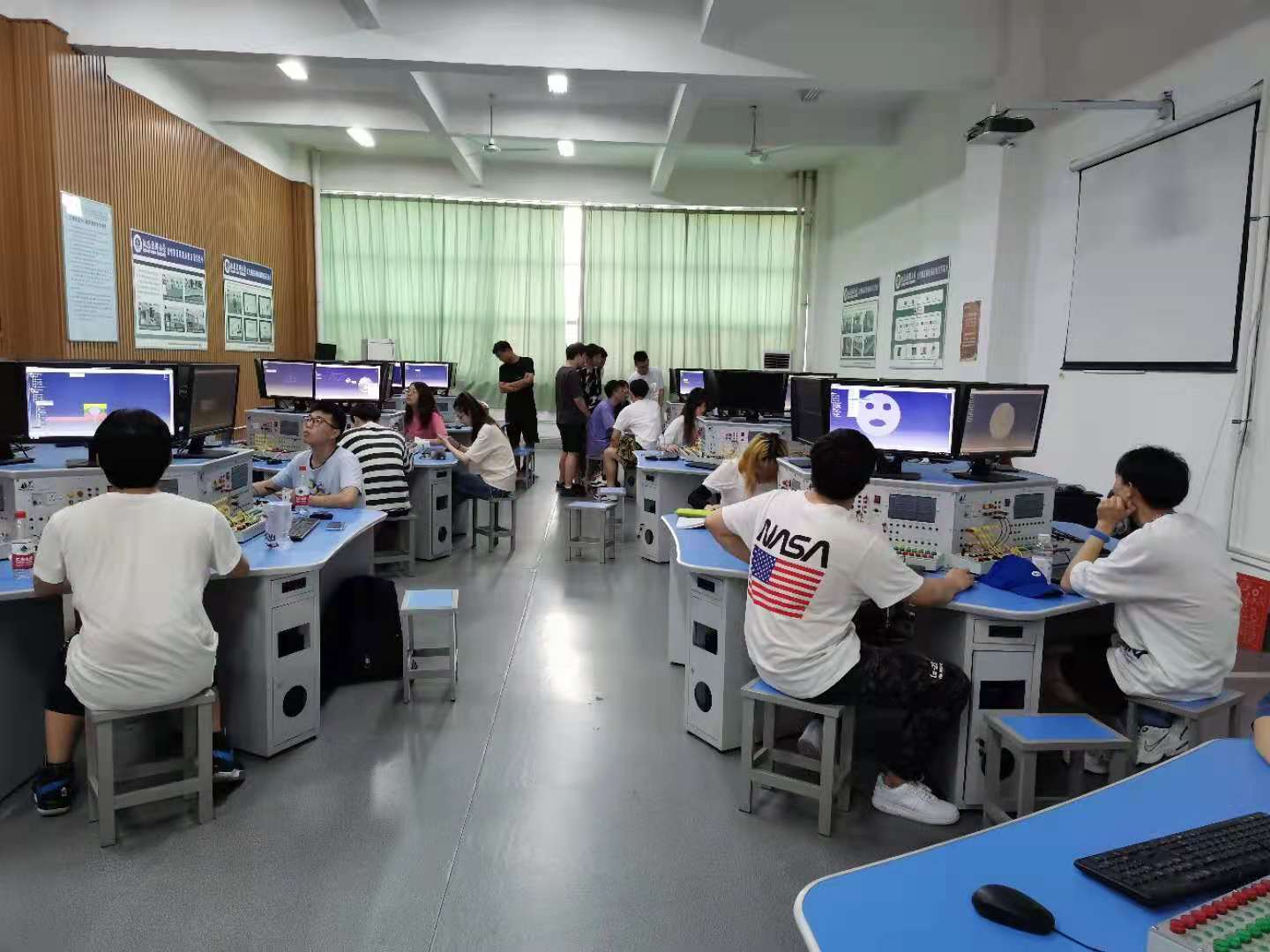 聯(lián)合江蘇海洋大學(xué)創(chuàng)新創(chuàng)業(yè)學(xué)院舉辦CATIA軟件培訓(xùn) 聯(lián)合江蘇海洋大學(xué)創(chuàng)新創(chuàng)業(yè)學(xué)院舉辦CATIA軟件培訓(xùn)